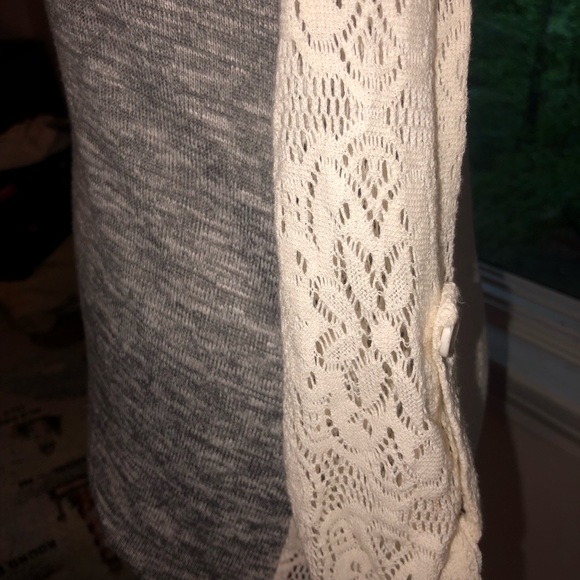 No Boundaries Sz. M Long sleeve top lace & grey - Picture 6 of 11